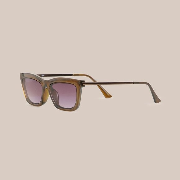 Modern Citizen | Rectangular Gradient Sunglasses - Picture 4 of 6